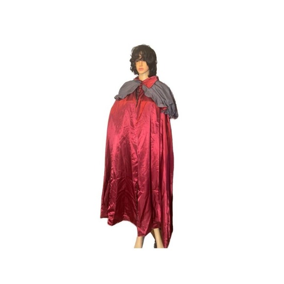 Renaissance fair red satin cape - Picture 8 of 10